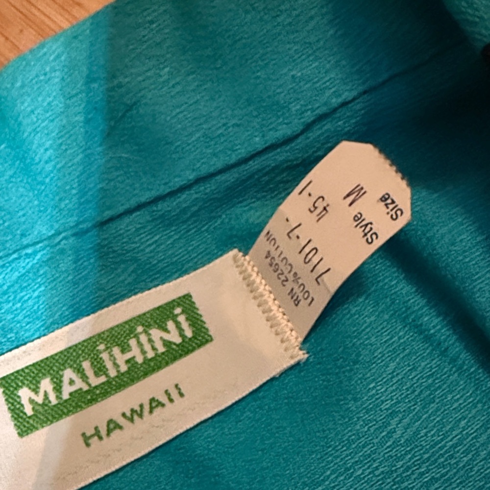 Vintage Mālihini Hawaiian Shirt - Picture 3 of 4